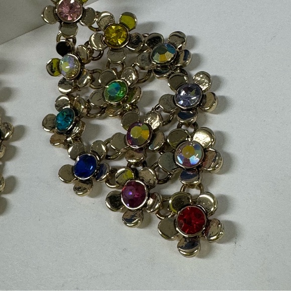 🌸SUPER SALE! BETSEY FLORAL CRYSTAL EARRINGS - Picture 5 of 8